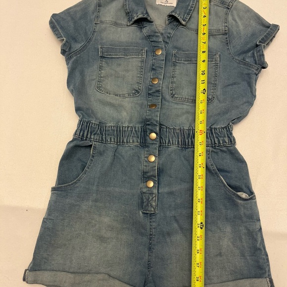 Celebrity Pink Denim Short Sleeve Romper Women M Light Wash Snap‑Up Utility Boho - Picture 3 of 9